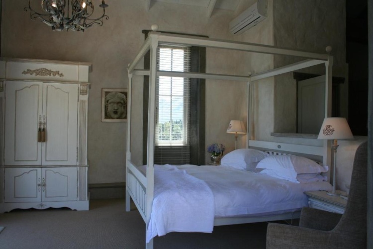 2 Bedrooms Villa