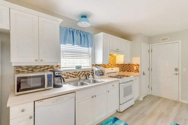 Fenced & Private Backyard: Navarre Retreat