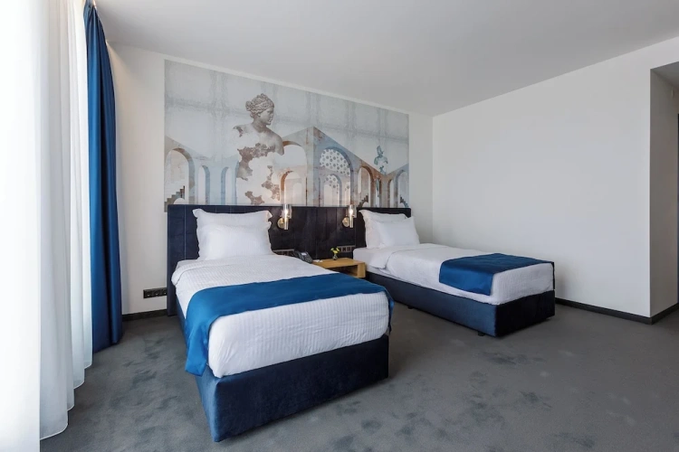 Standard Twin room with city view