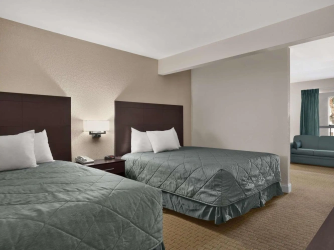 Standard Quadruple room