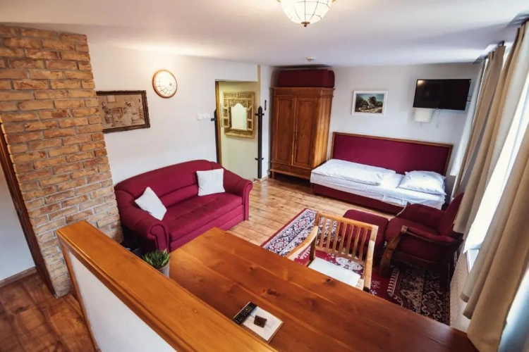 Standard Triple room