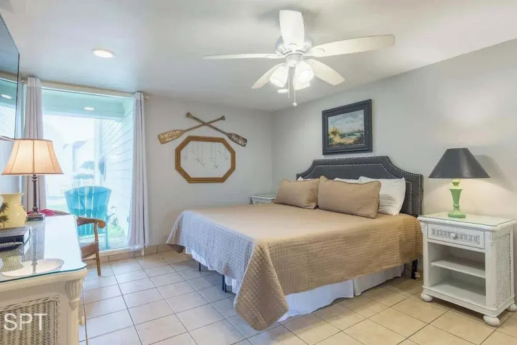 Bahia Mar 418