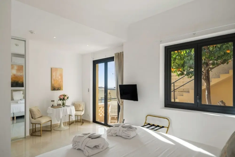 Deluxe Double room with balcony