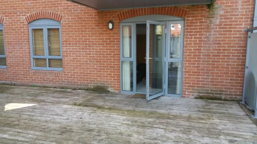 2 Bedrooms Luxury Apartment with river view
