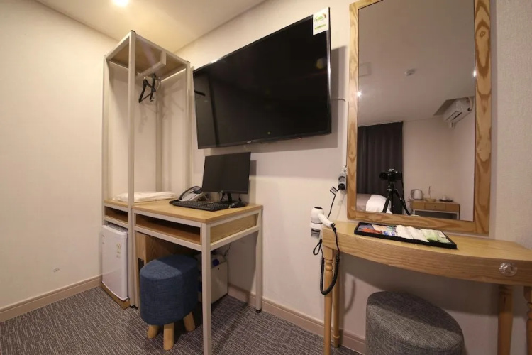 Brown Dot Hotel Yeonsan