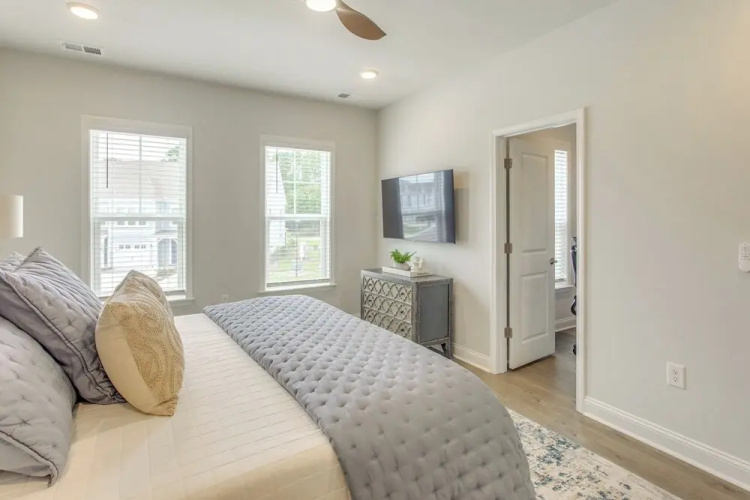 Pool + Shuttle to Ocean! North Myrtle Beach Escape