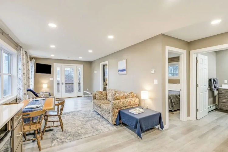 2 Bedrooms Apartment