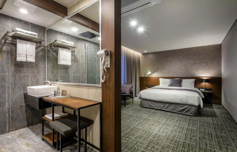 Hotel With Jeju