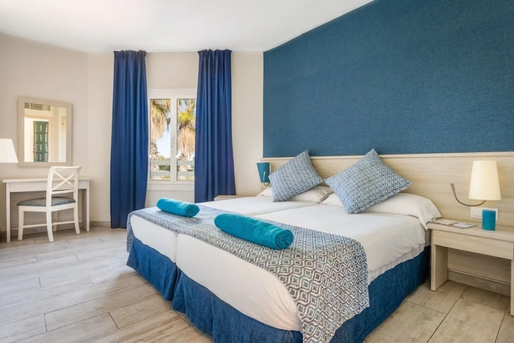 1 Bedroom Apartment with balcony