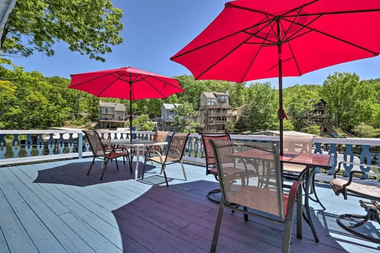 Lakefront Rocky Mount Cabin w/ Dock & Kayaks!