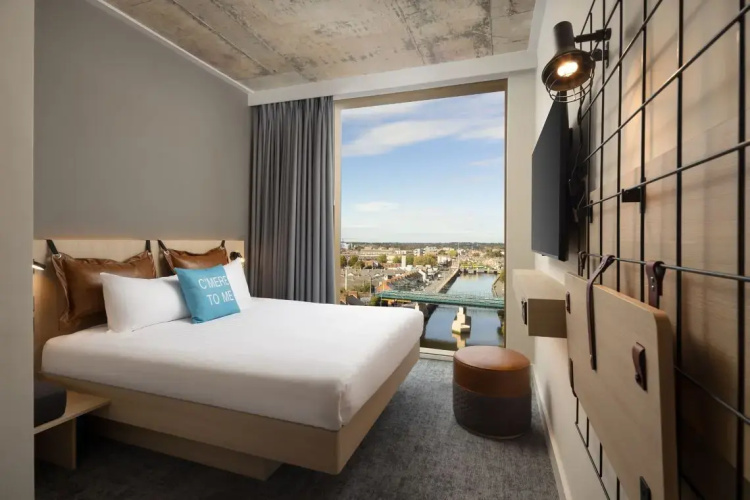 Standard Double room with river view