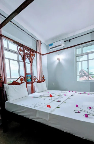 Crown View Hotel