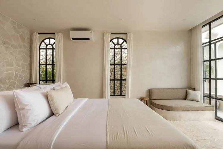 Luxe & Unique Honeymoon Bocami Suites- 2 by Azure