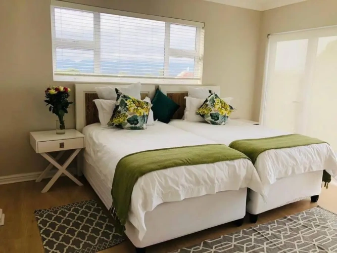 4 Bedrooms Double Cottage