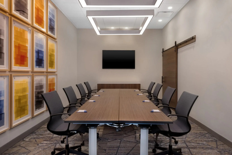 Holiday Inn Express & Suites St.Thomas by IHG