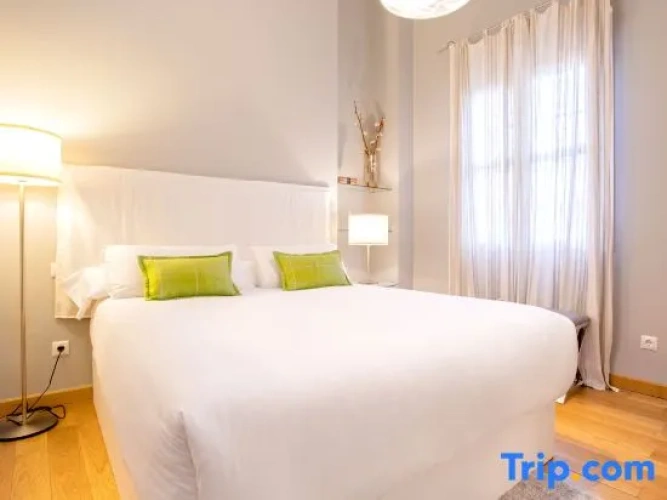 2 Bedrooms Apartment