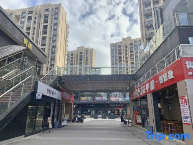 Zhuhai Future Port Hotel