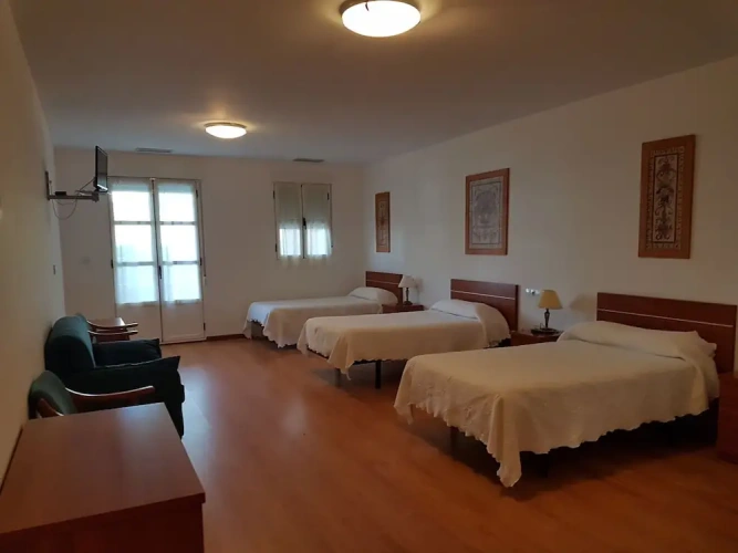 Standard Triple room