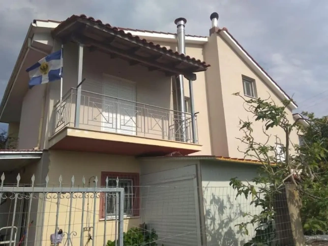 4 Bedrooms Cottage