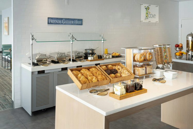 DoubleTree by Hilton Miami North I-95 photo 13
