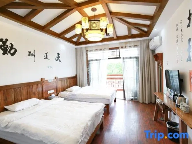 Standard Twin room with balcony