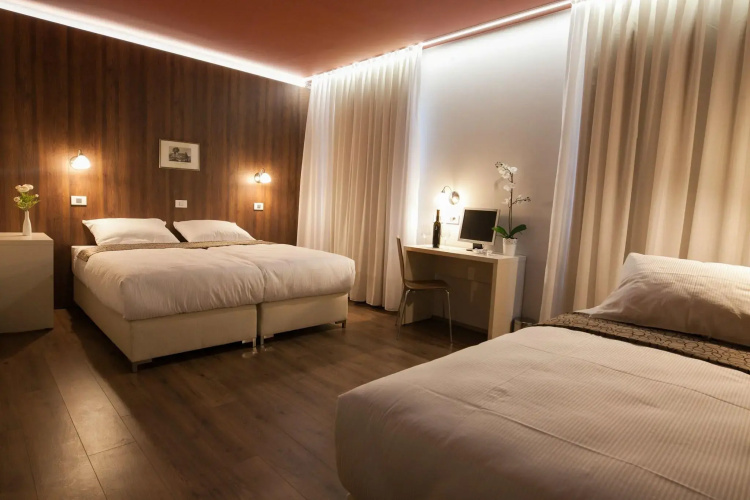 Hotel Center