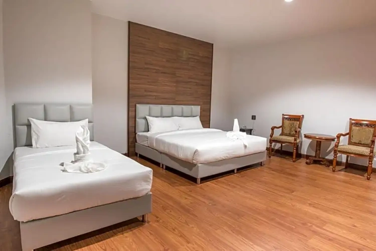 Standard Triple room