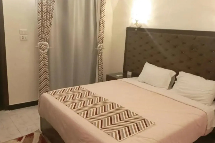 Dolphin Continental Hotel