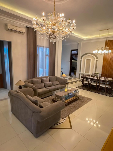 Hening House - 5 Bedrooms
