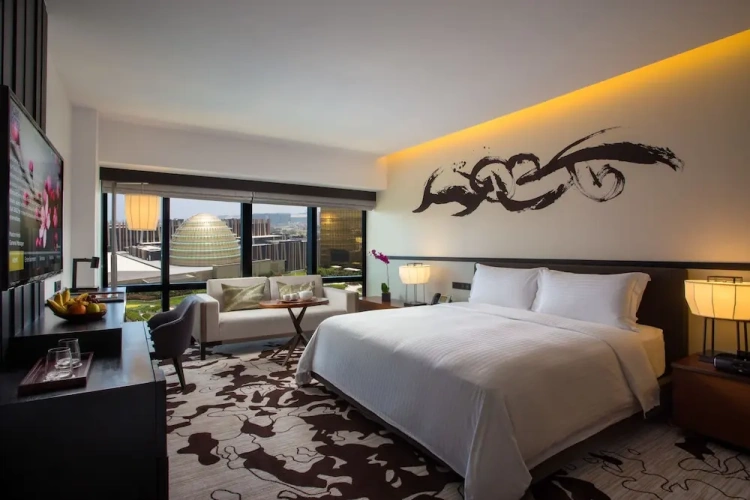 Deluxe Double room with pool view