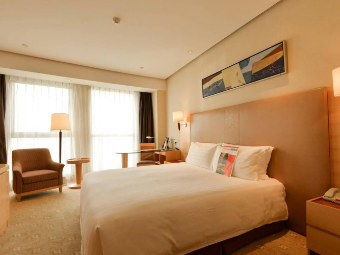 Regal Jinfeng Hotel
