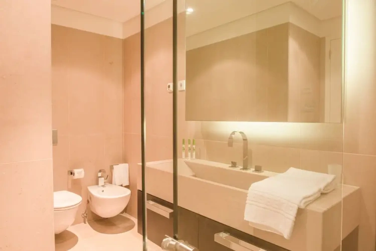 1 Bedroom Apartment with sea view