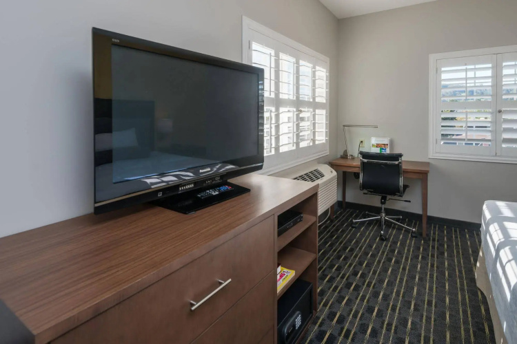 Hotel Aura SFO