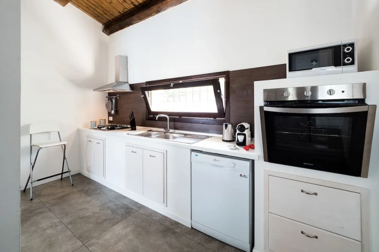 2 Bedrooms Villa