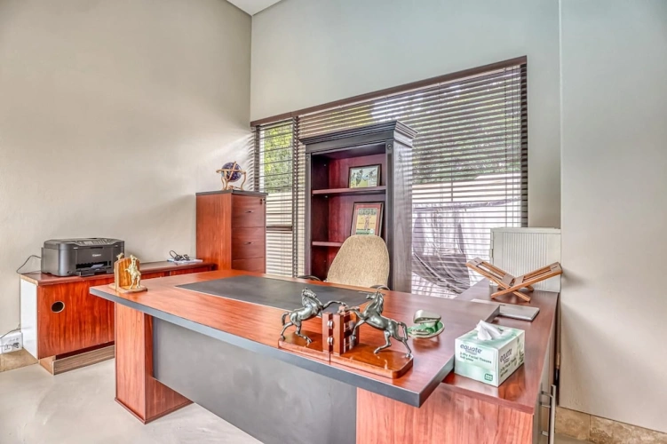 4 Bedrooms Luxury Cottage with garden view
