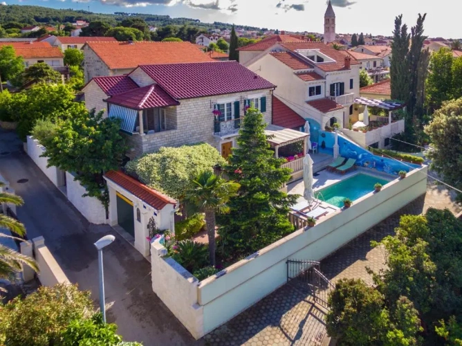 1 Bedroom Duplex Apartment