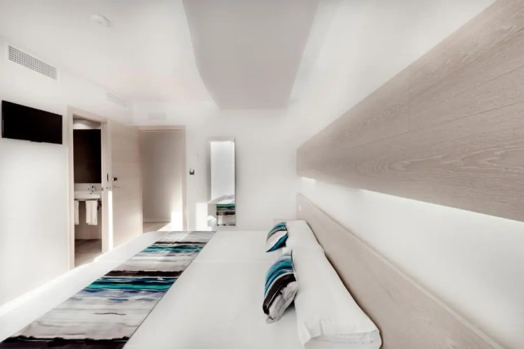 Terrace Triple room