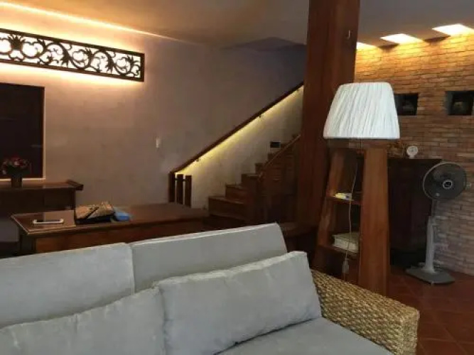 Nancy Sea Light Villa