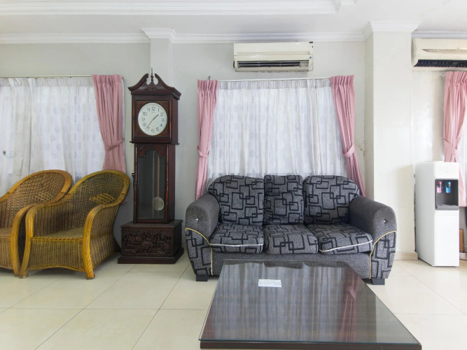 Super OYO 473 Comfort Hotel 2
