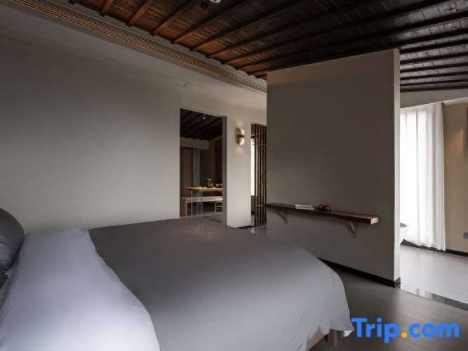 Standard room with view