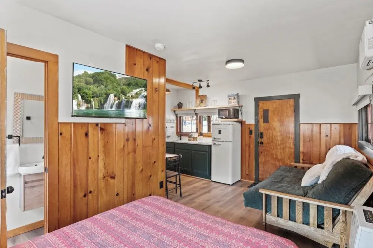 Timber Lodge Cabin 8