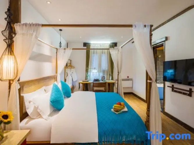 Deluxe Quadruple Family Suite