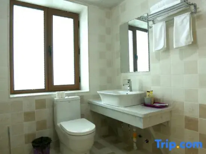 Wuchang Baoli Business Hotel