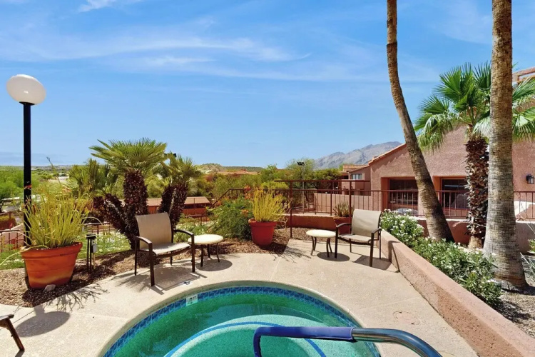 1 BR Condo in Tucson, Mountain Views