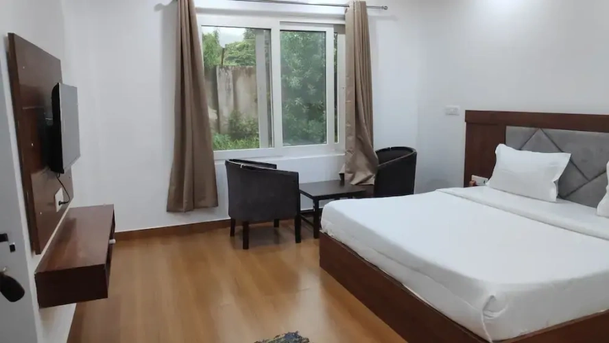 Deluxe Double room with courtyard view