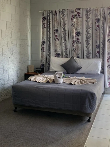 Hillview Motel