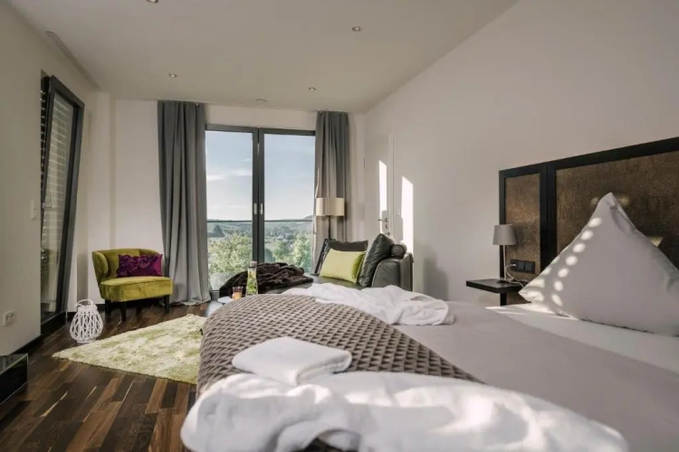 Suite with balcony