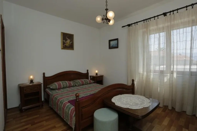 3 Bedrooms Apartment
