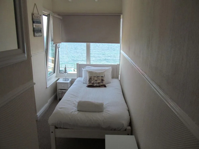 Shoreline Lodgings
