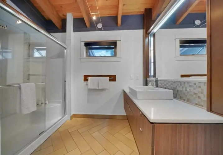 Penthouse Apartment with balcony and with harbour view